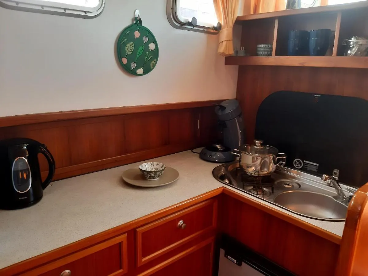 Motor Yacht Amazone Hotel Amsterdam